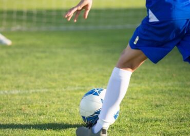 Ubezpieczenie szkolne NNW z wyczynowym uprawianiem sportu – jak zapewnić dziecku realną ochronę?